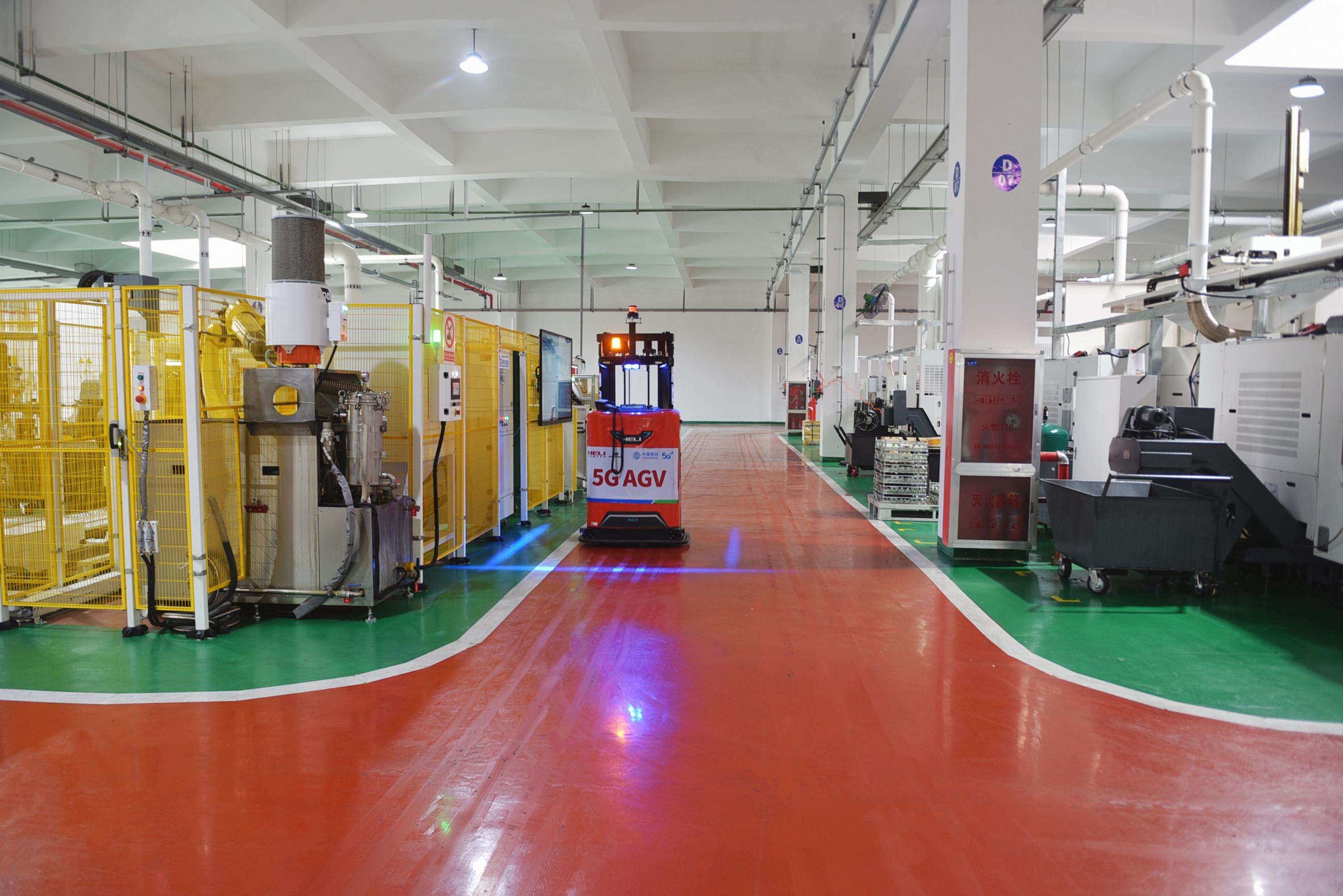 AGV自助執(zhí)行搬運(yùn)作業(yè).jpg