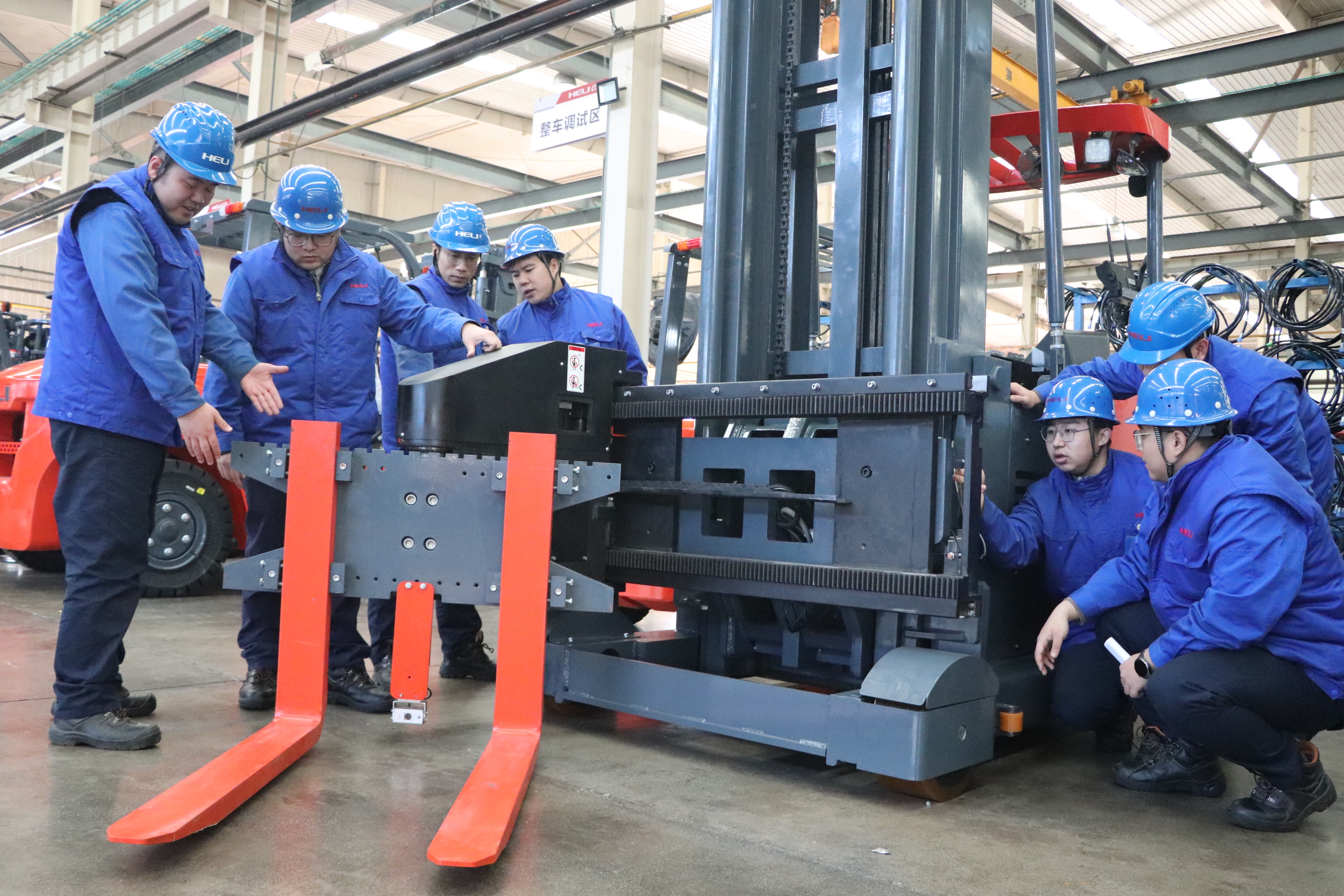 2.盤錦合力“創新紅蘆團隊”攻堅現場.JPG 2.盤錦合力“創新紅蘆團隊”攻堅現場.JPG