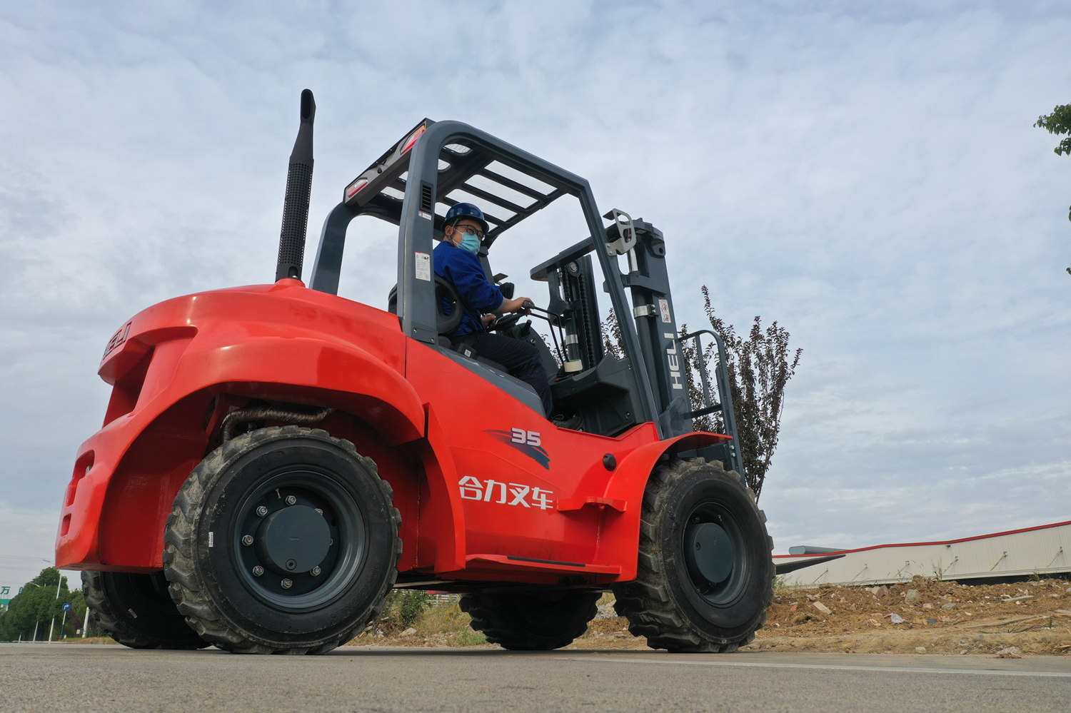 3.率先推出高通過鋰電系列產品.png 3.率先推出高通過鋰電系列產品.png