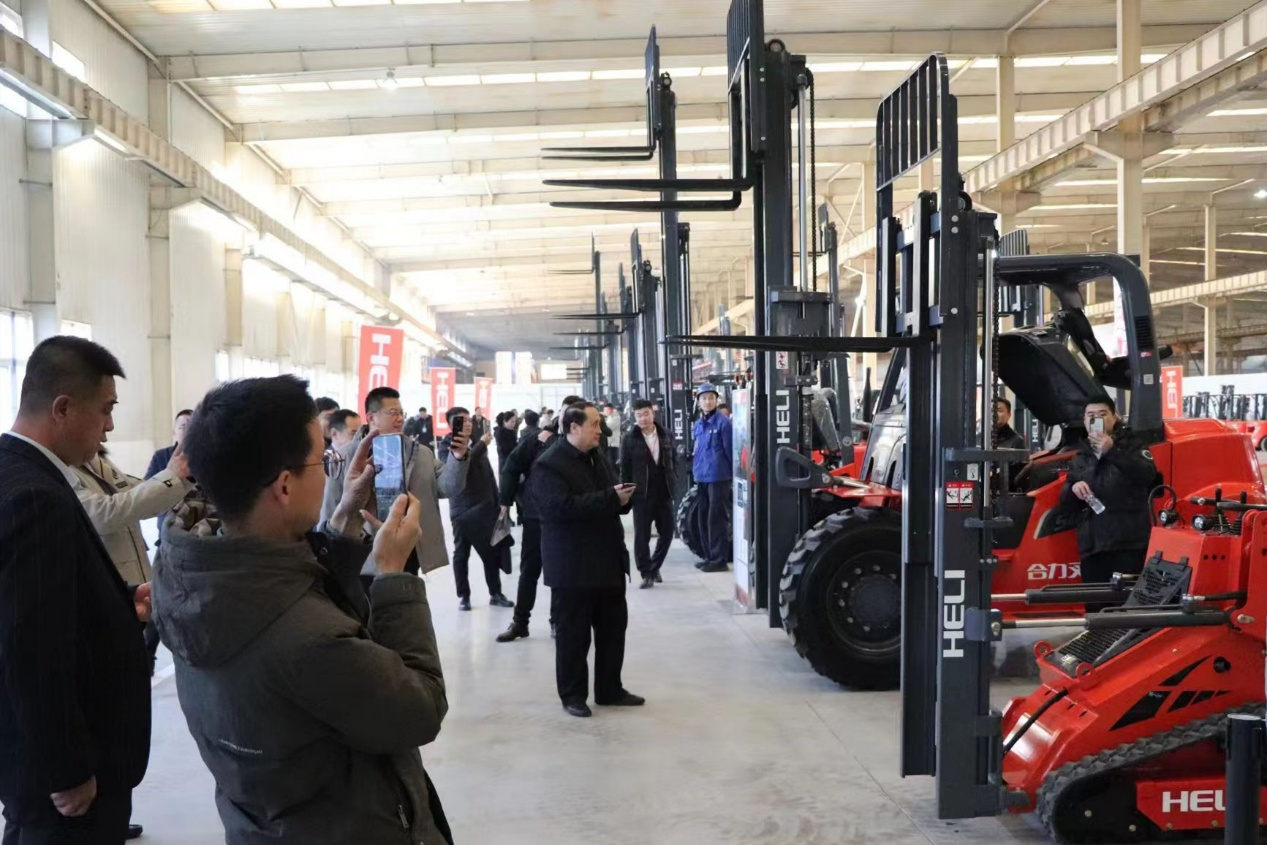 開辦“合力親一家 共創贏未來”主題營銷暨產品推介會.png 開辦“合力親一家 共創贏未來”主題營銷暨產品推介會.png