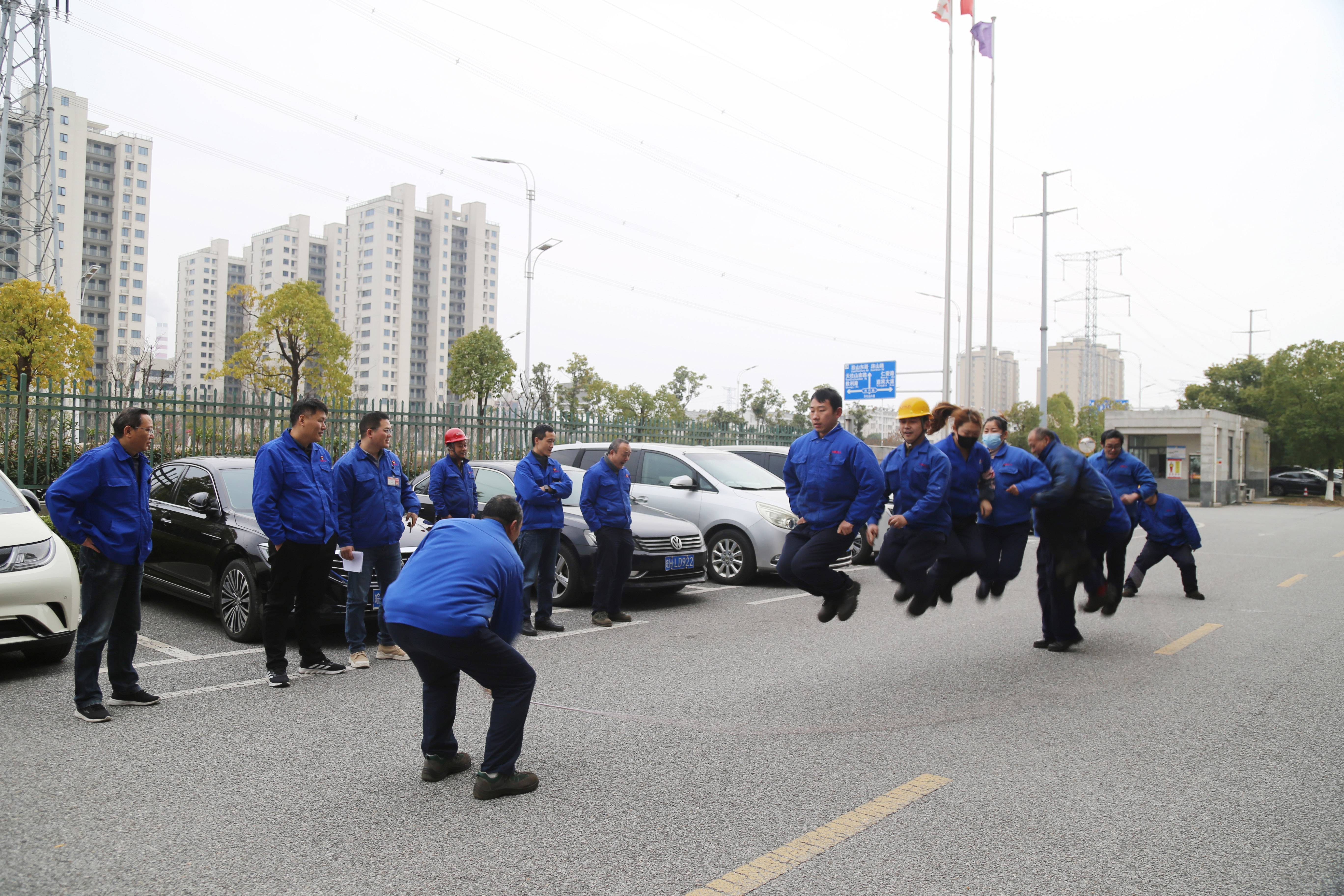 跳長繩.jpg 跳長繩.jpg