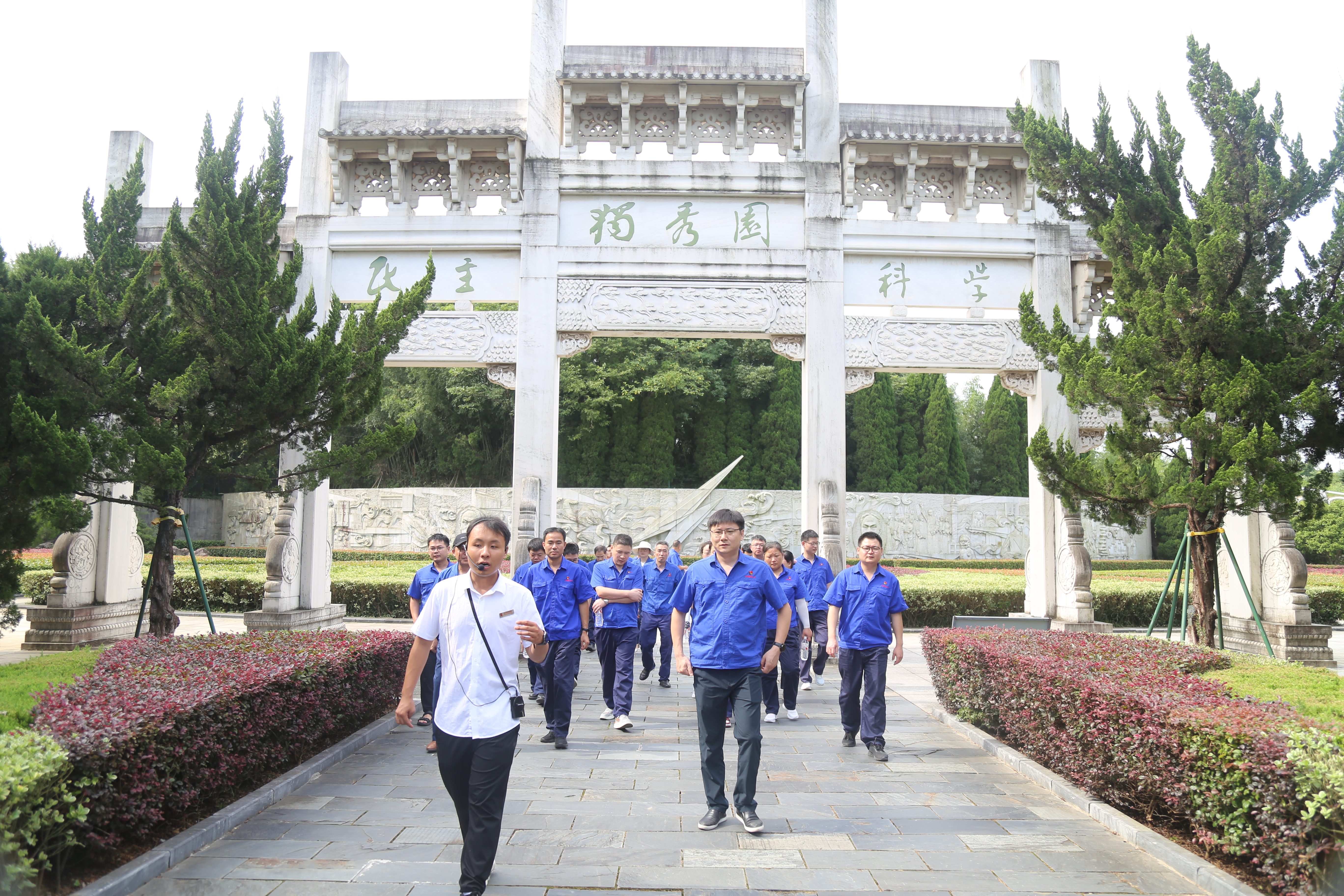 參觀園區(qū)(一).JPG 參觀園區(qū)(一).JPG